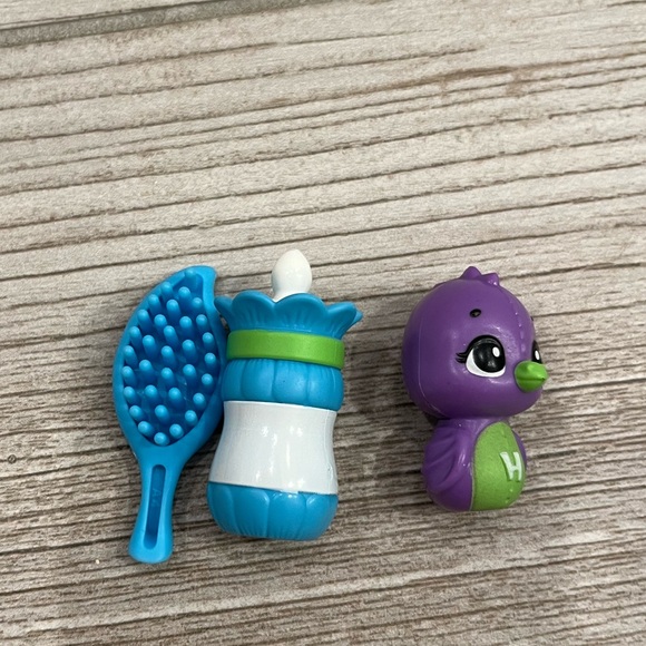 Hatchimals Interactive Blue Toy with Accessories - Picture 6 of 7